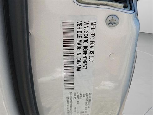 Used 2024 Chrysler Pacifica Touring-L image 30
