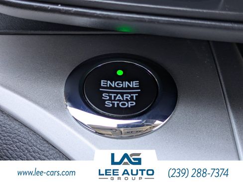 Used 2021 Ford Explorer XLT AWD/4WD image 30