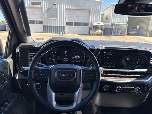 Used 2024 GMC Sierra 1500 SLT image 18