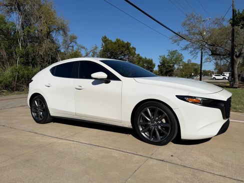 Used 2019 MAZDA MAZDA3 Preferred 4dr Hatchback 6A image 14