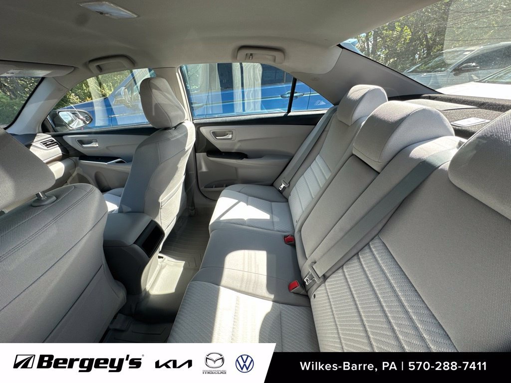 Used 2015 Toyota Camry LE FWD image 10
