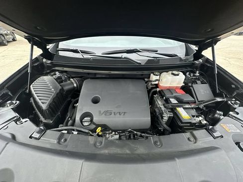 Used 2023 Chevrolet Traverse LT FWD image 33