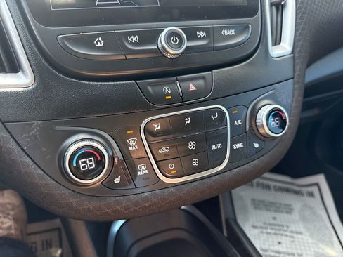 Used 2025 Chevrolet Malibu LT image 30