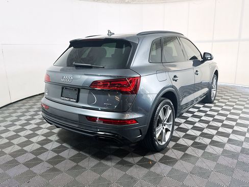 Used 2025 Audi Q5 2.0T Premium w/ Convenience Plus Package AWD/4WD image 3