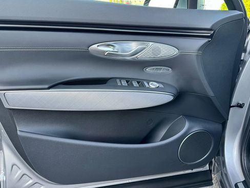 Used 2024 Genesis Electrified GV70 image 41