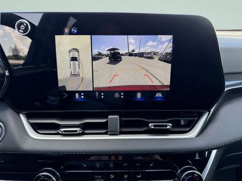 New 2026 Chevrolet Equinox LT w/ Safety and Technology Package FWD image 17