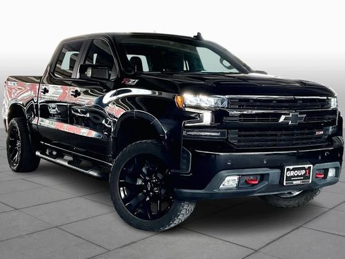 Used 2020 Chevrolet Silverado 1500 LT Trail Boss w/ Midnight Edition image 2