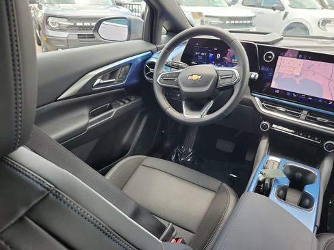 Used 2025 Chevrolet Equinox EV LT w/ Convenience Package II FWD image 12