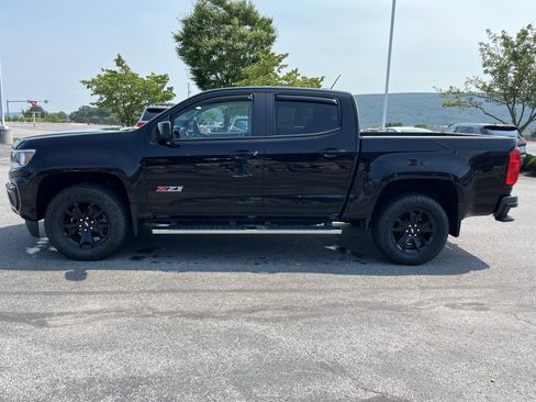 Used 2022 Chevrolet Colorado Z71 w/ Z71 Midnight Edition AWD/4WD image 9
