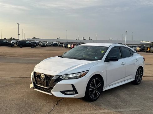 Used 2021 Nissan Sentra SR FWD image 9