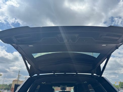 Used 2018 Land Rover Range Rover Supercharged AWD/4WD image 14