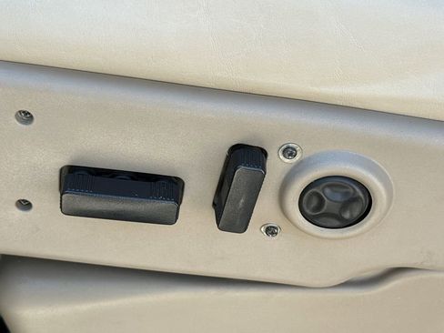 Used 2003 Chevrolet Suburban 2500 LT w/ LT Preferred Equipment Group image 23