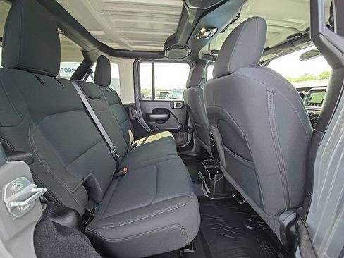 Used 2022 Jeep Wrangler Unlimited Sport AWD/4WD image 39