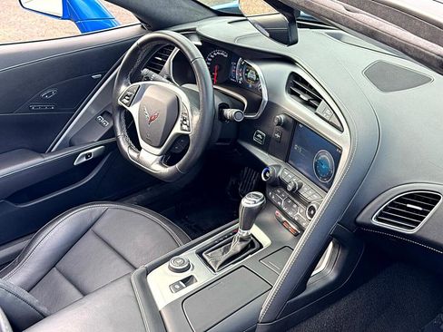 Used 2015 Chevrolet Corvette Z06 w/ 3LZ Preferred Equipment Group image 4