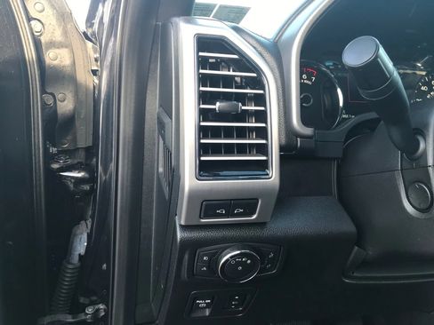 Used 2019 Ford F150 Platinum image 16