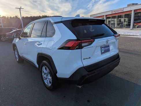 Used 2021 Toyota RAV4 XLE w/ Convenience Package image 3