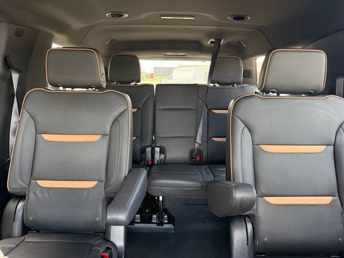 Used 2023 GMC Yukon XL AT4 AWD/4WD image 18