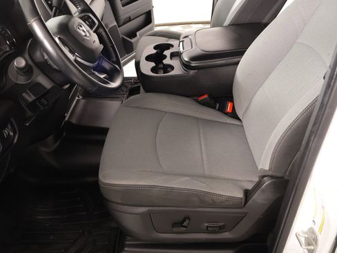 Used 2024 RAM 2500 Big Horn image 10