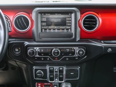 Used 2018 Jeep Wrangler Unlimited Rubicon AWD/4WD image 4