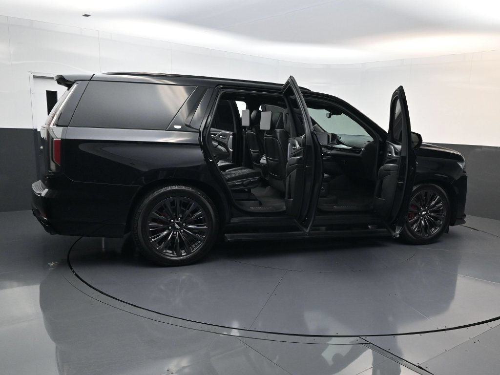 Used 2023 Cadillac Escalade V w/ LPO, ONYX Package AWD/4WD image 35