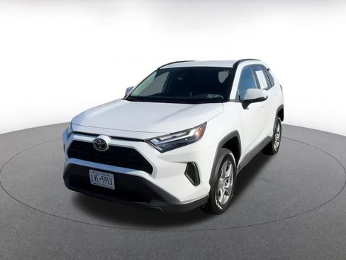 Used 2025 Toyota RAV4 XLE image 6