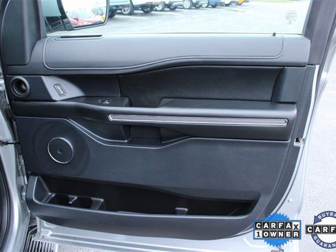Used 2021 Ford Expedition XLT image 28