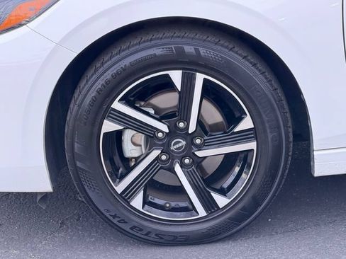 Used 2024 Nissan Sentra SV FWD image 12
