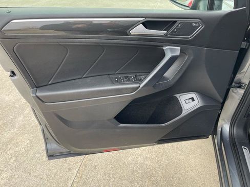 Used 2021 Volkswagen Tiguan SEL Premium R-Line image 26