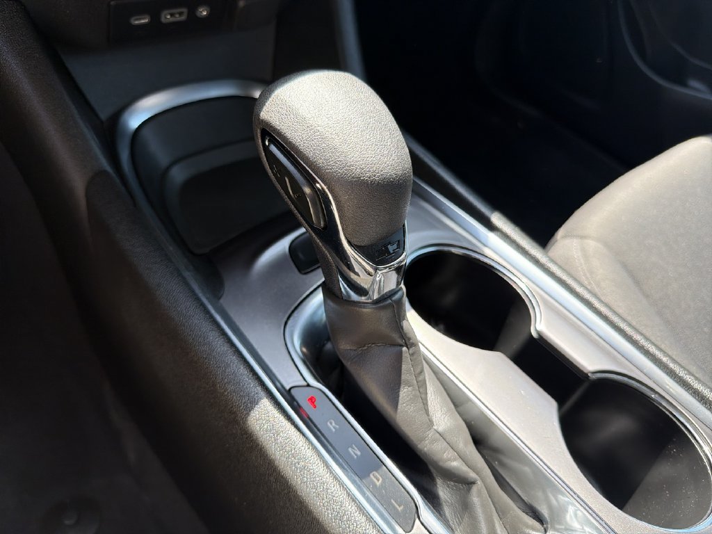 Used 2022 Chevrolet Malibu LT FWD image 15