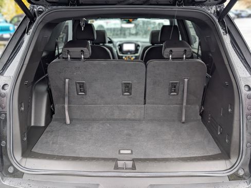 Used 2023 Chevrolet Traverse RS image 44