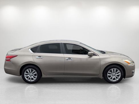 Used 2013 Nissan Altima 2.5 S image 4