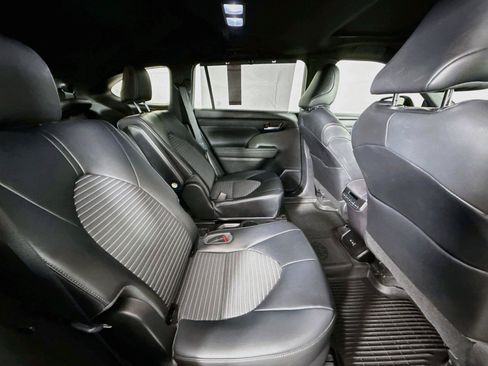 Used 2022 Toyota Highlander XSE FWD image 50