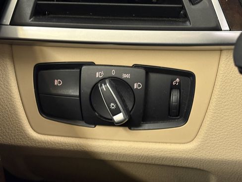 Used 2017 BMW 320i xDrive Sedan image 19