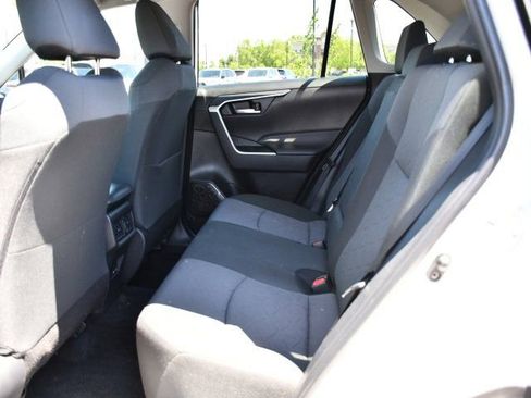 Used 2025 Toyota RAV4 XLE FWD image 16