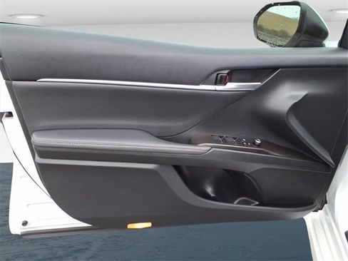 Used 2023 Toyota Camry XSE image 27