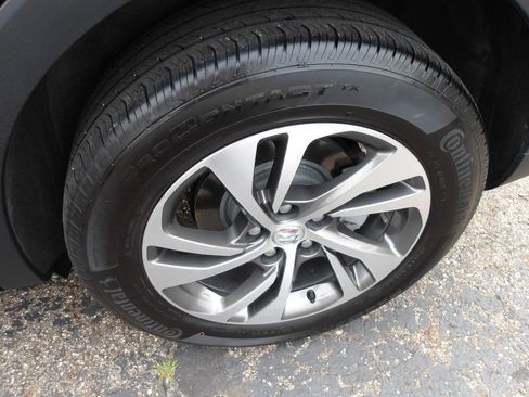 Used 2022 Buick Envision Essence w/ Safety Package FWD image 34