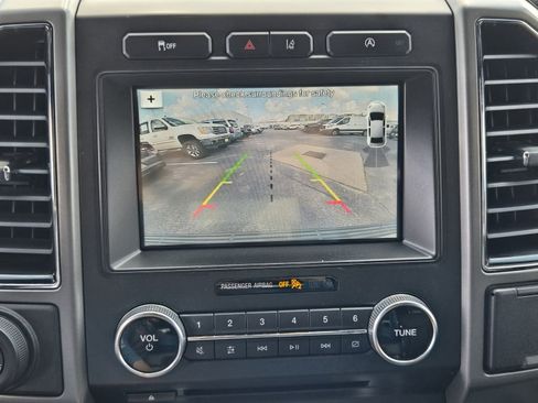 Used 2018 Ford Expedition XLT w/ Equipment Group 202A RWD image 16