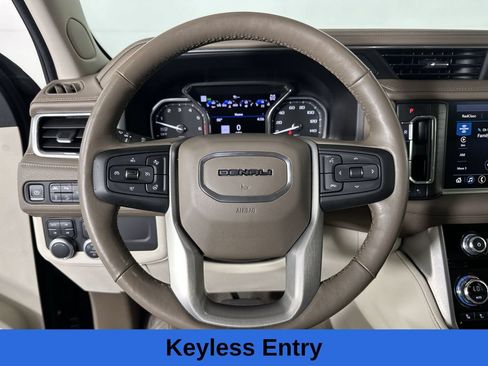 Used 2021 GMC Yukon Denali w/ Denali Premium Package AWD/4WD image 14