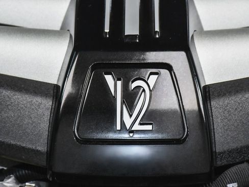 Used 2018 Rolls-Royce Ghost image 64