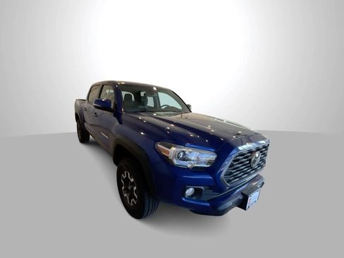 Used 2023 Toyota Tacoma TRD Off-Road image 2