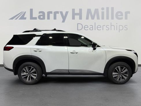 New 2026 Nissan Pathfinder SL image 6