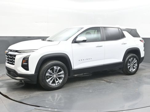Used 2025 Chevrolet Equinox LT FWD image 5