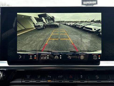 New 2026 GMC Sierra 2500 SLT w/ SLT Premium Package image 9