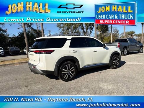 Used 2023 Nissan Pathfinder Platinum image 14