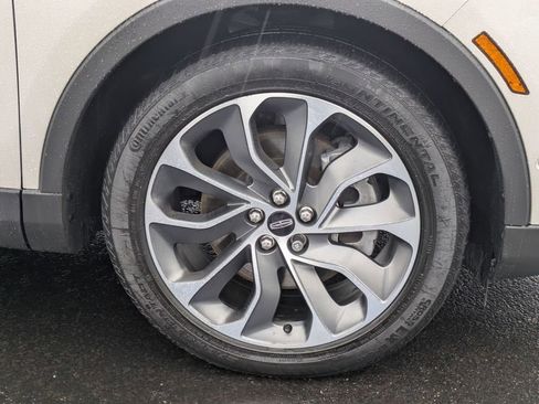 Used 2023 Lincoln Nautilus Reserve w/ Equipment Group 201A image 15