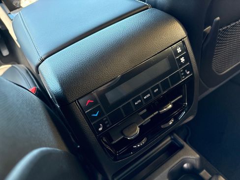 New 2025 Jeep Grand Cherokee L Limited w/ Black Appearance Package image 6