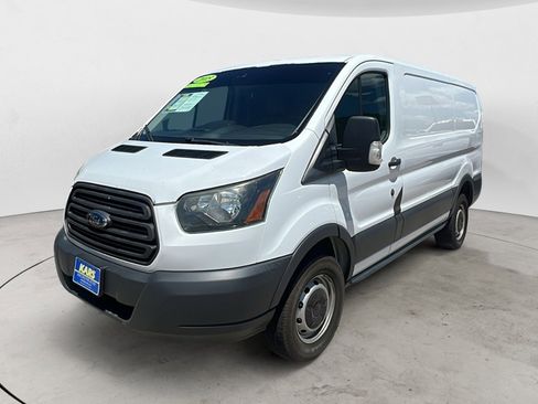 Used 2015 Ford Transit 250 130 Low Roof RWD image 1