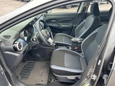 Used 2025 Nissan Versa SV FWD image 24