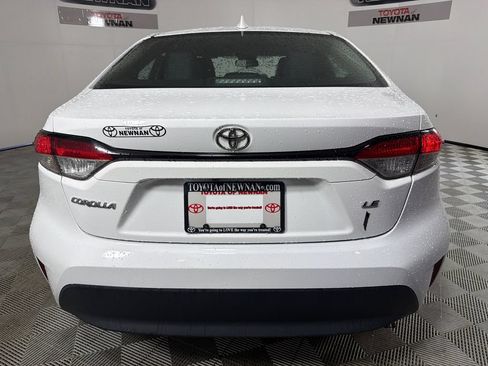 Used 2023 Toyota Corolla LE FWD image 4