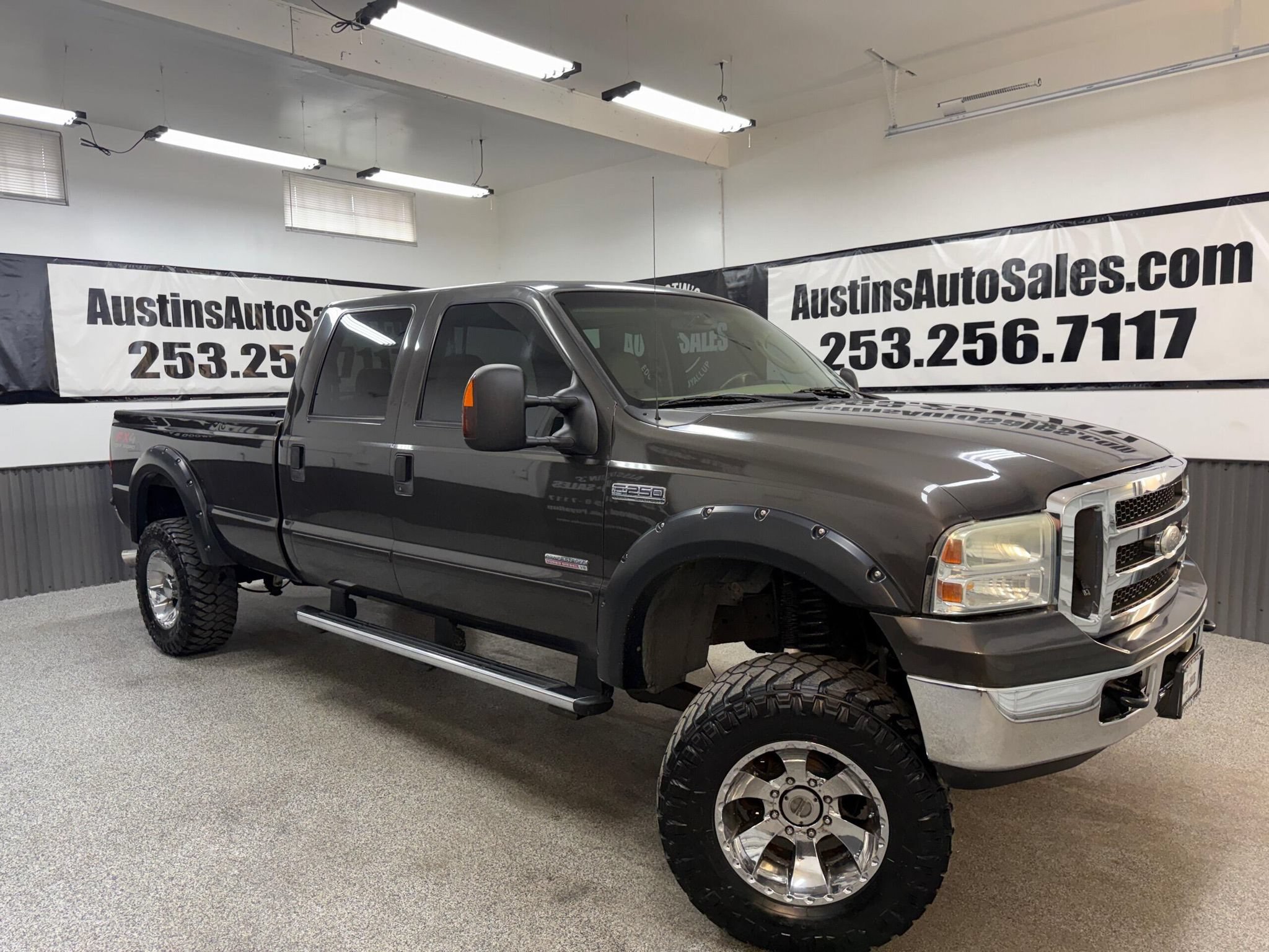 Used 2005 Ford F250 Lariat AWD/4WD image 1